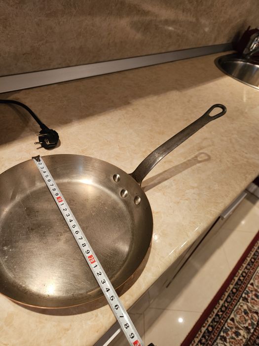 Меден масивен тиган