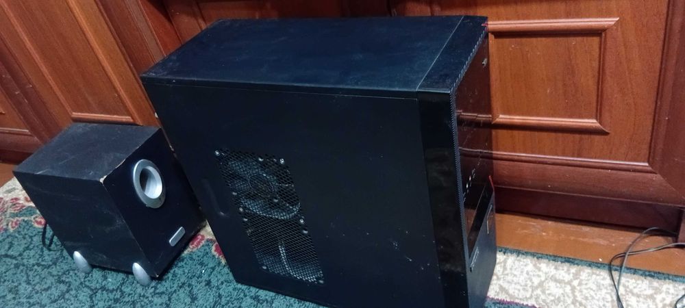 Компьютер  старого  поколения