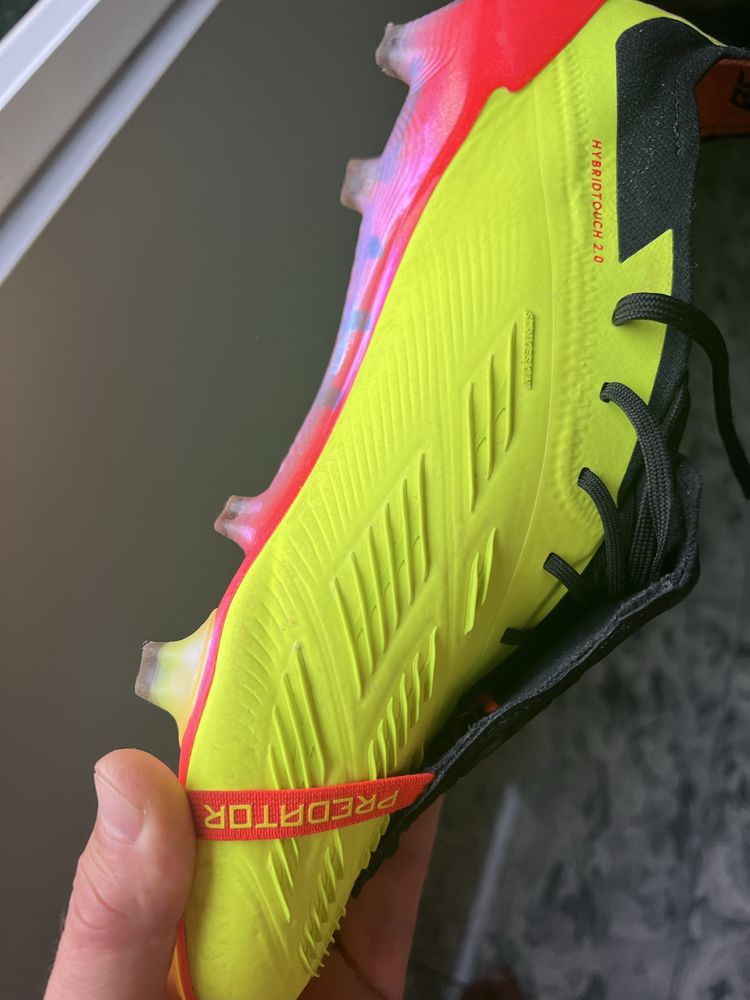 Футбулни бутонки наи новия модел adidas predator 2024