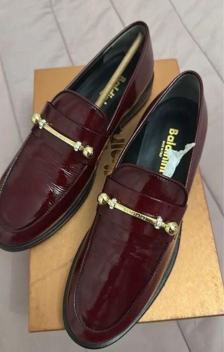 Бордовые лоферы