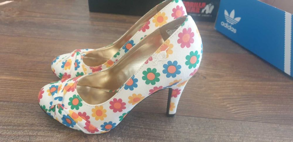 Дамски обувки на ток