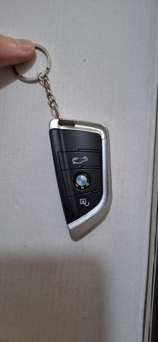 Брилок  бмв.  BMW.