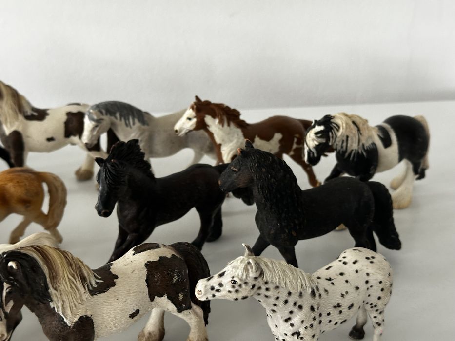 25Cai si Ponei Firma Schleich Pentru Activitati Educative Sau Colectie
