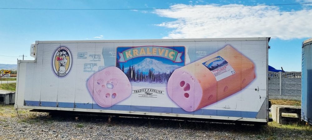 Container duba cub Izolat pt depozitare, complet inchis, cu usi