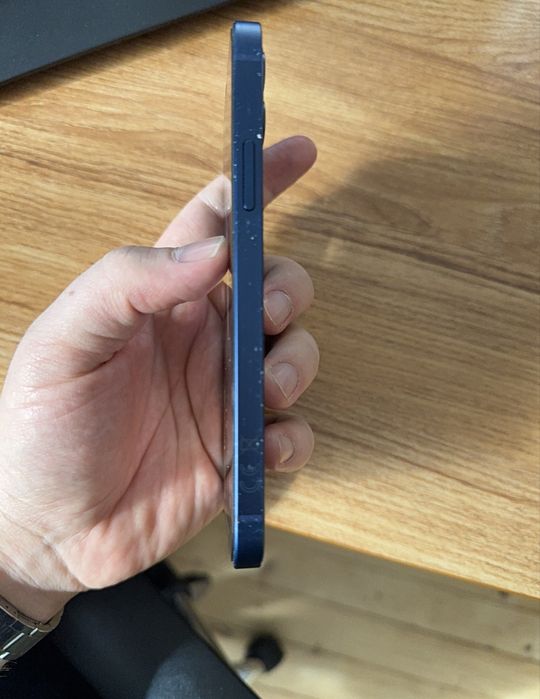 iPhone 12 син 128 gb