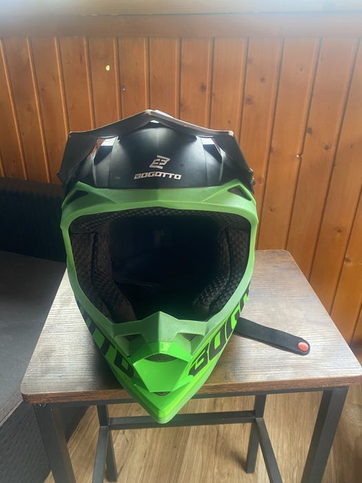 Vând cască moto cross marimea M 57:58