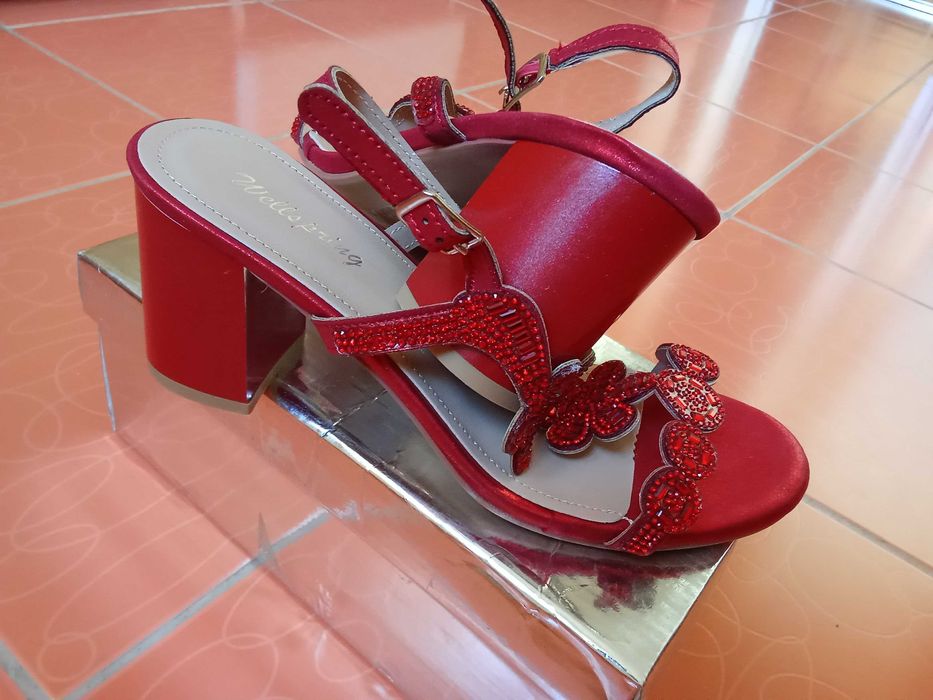 Vand sandale Callie noi, rosii, marimea 39 - 60 lei