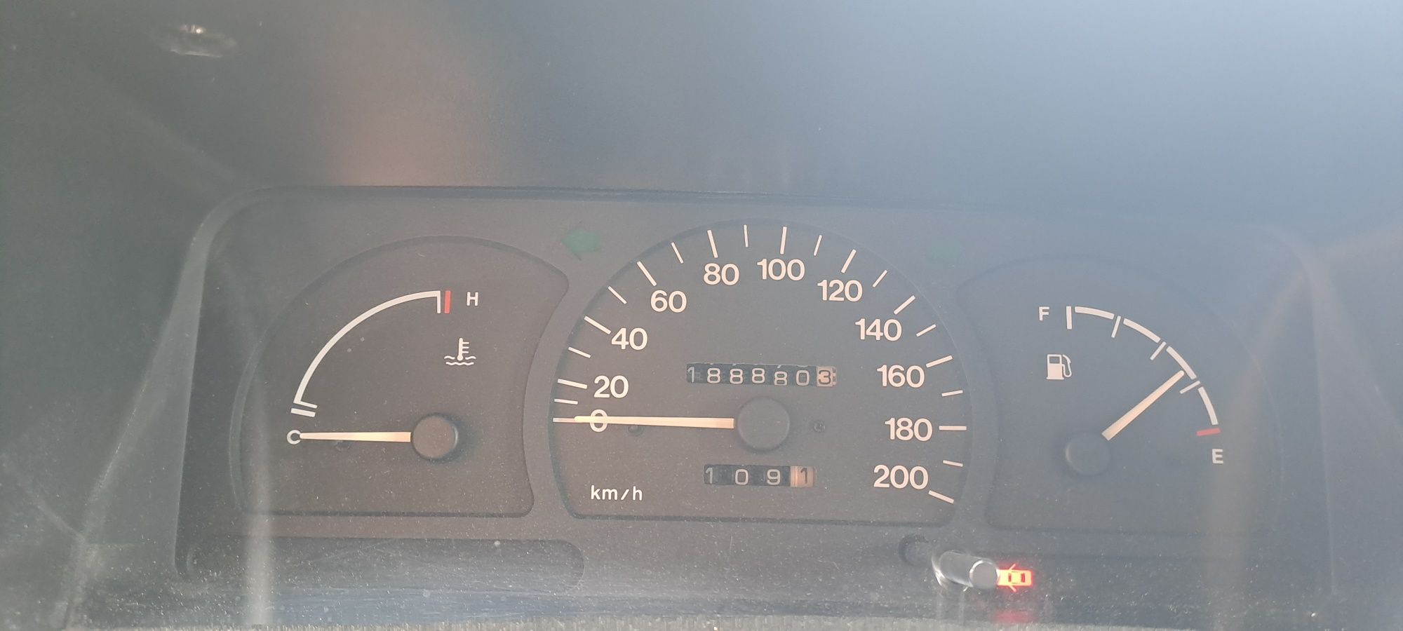 Nexia 2005 yil benzin 188800 klm yurgan kraska toza bir qo'l xolati al