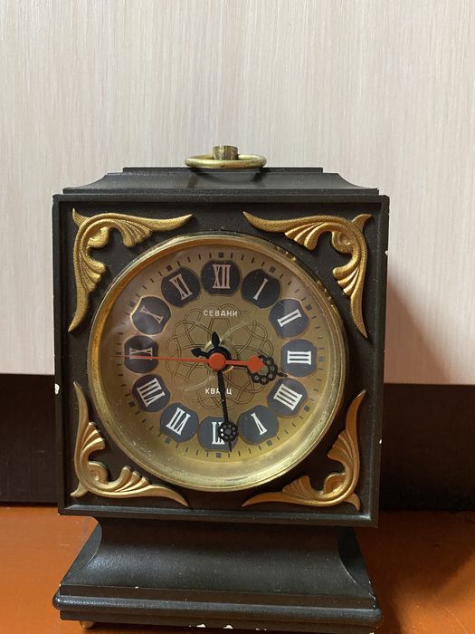 Часы настольные
