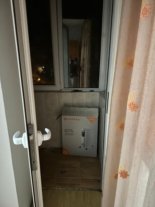 Inchiriez apartament 2camere decomandat