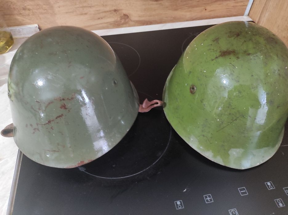 Военни каски от  Соца