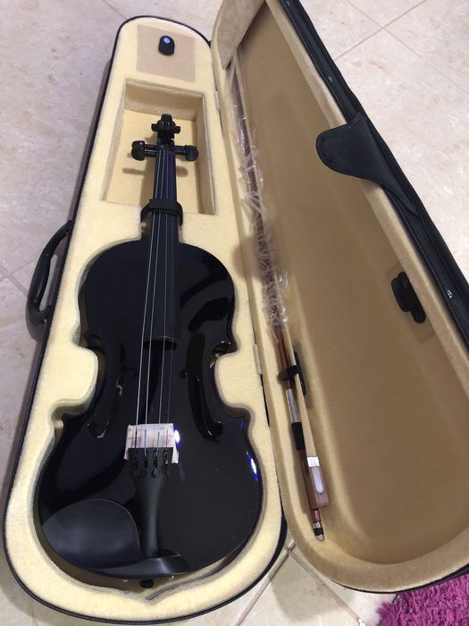 Vioara 4/4 Noua .