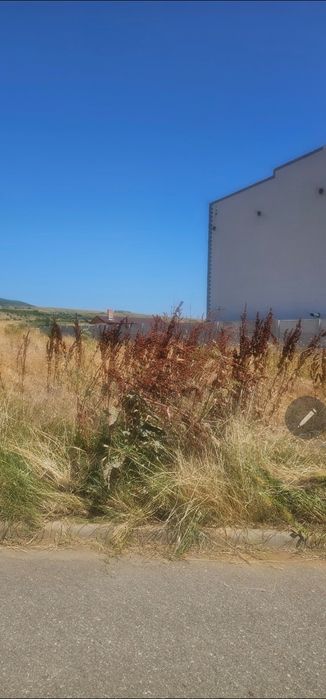 Vand 1170 mp. de teren  de casa in Schela pe strada Parang