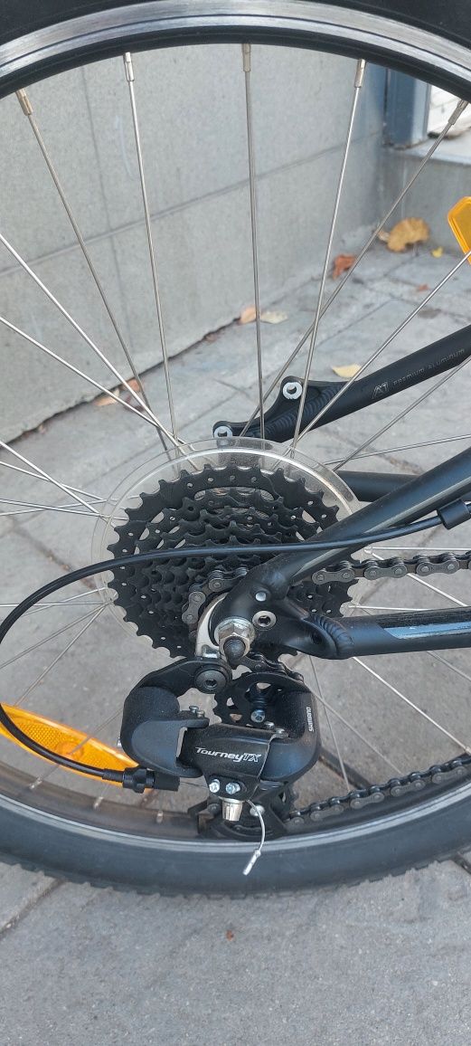 Продавам алуминиев велосипед Specialized 24 цола