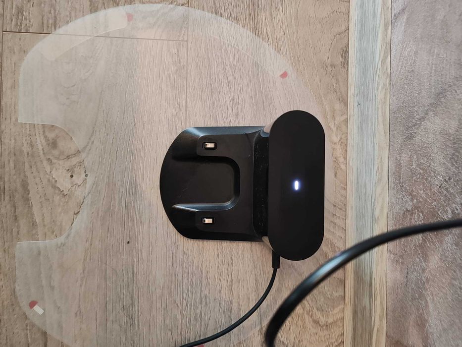 Aspirator robot Roborock E5 – stare foarte bună, funcționează perfect