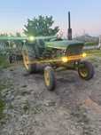 Tractor cu utilaje