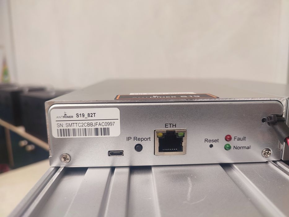Antminer S 19 240-Ch 82T
