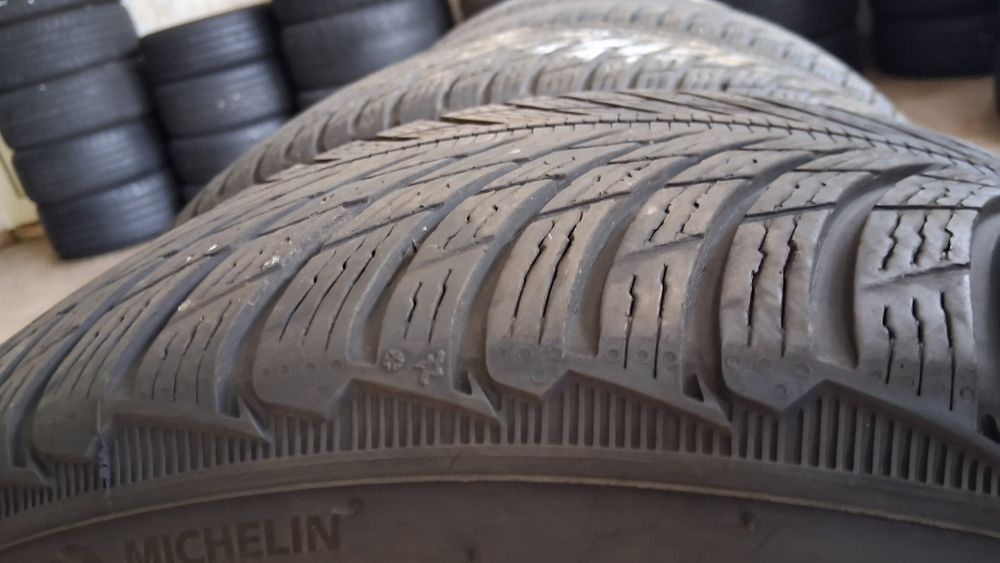 4-броя зимни гуми 235/45/R18 Michelin PILOT ALPIN 5