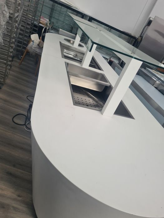 Vitrina mic dejun  compozitie