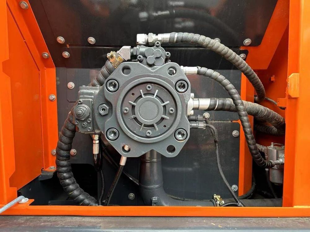 Эксковатор сотилади Doosan dx300lc