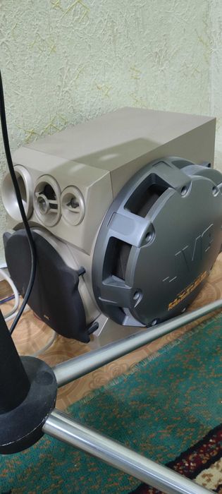 Продам музыкальный центр JVC мощный звук.