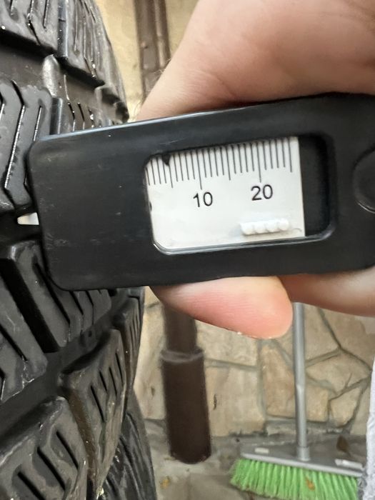 Зимни гуми Barum 205/60 R16 H – използвани само 3 месеца