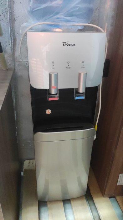 Кулер для воды в отличном состоянии