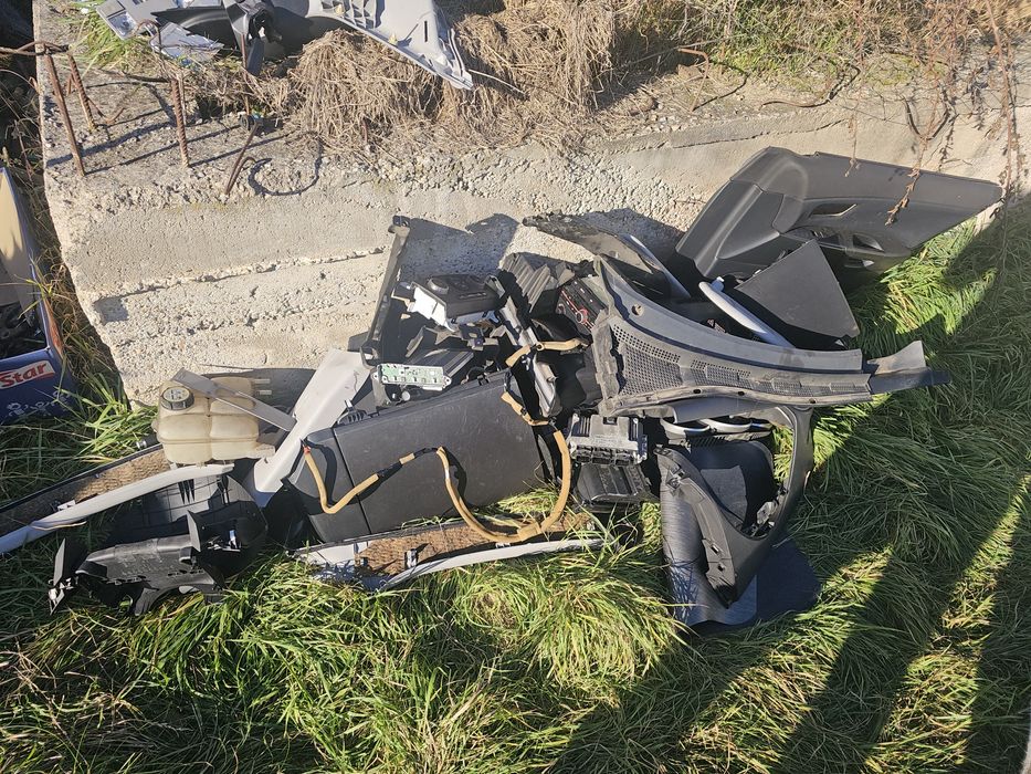 Vand piese Mazda 3 2005 1.6 desel