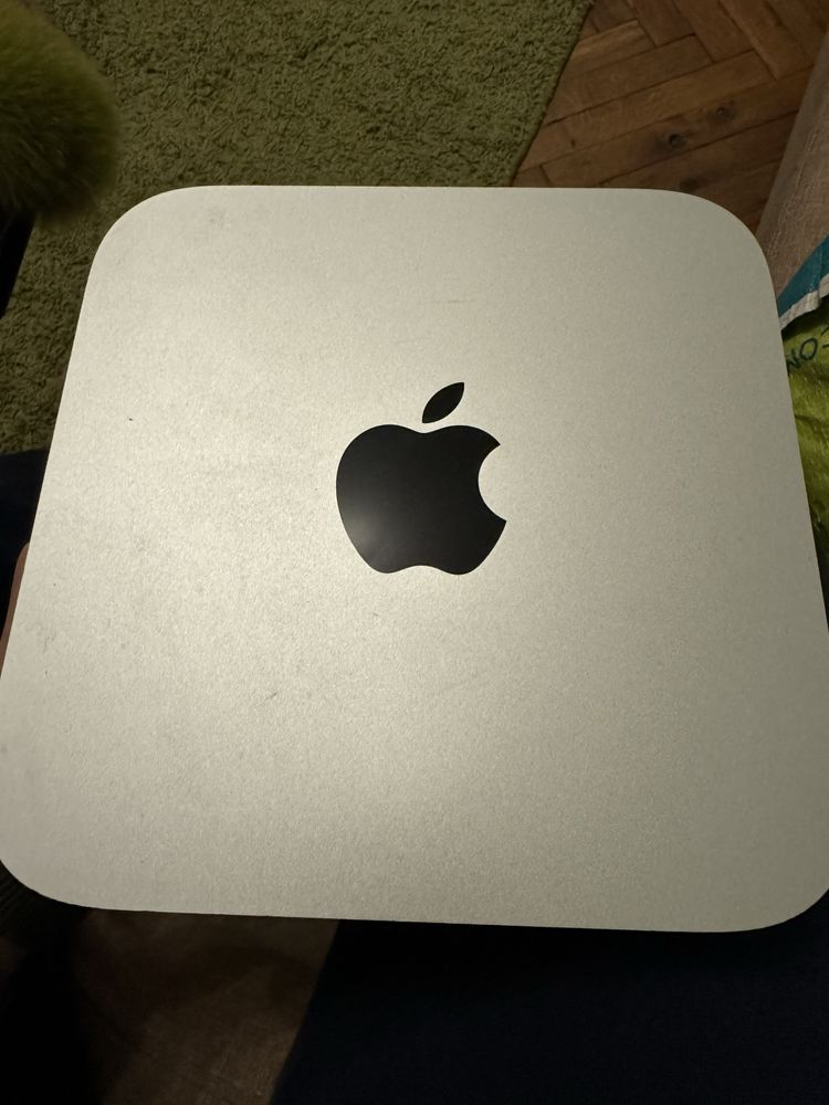 Mac mini 2010 работи