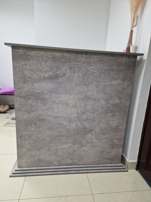 Торговый стол для бутика