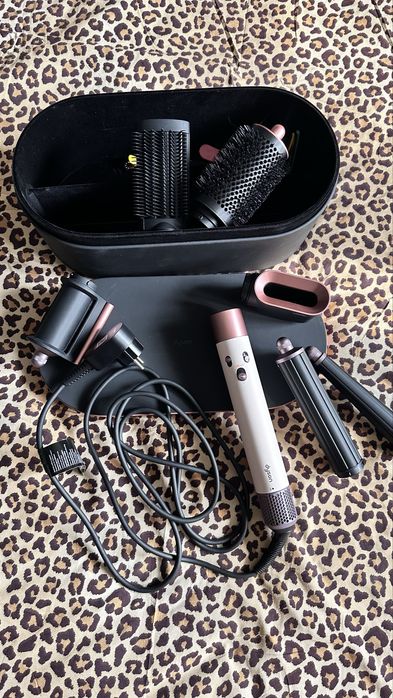 Продам Dyson стайлер