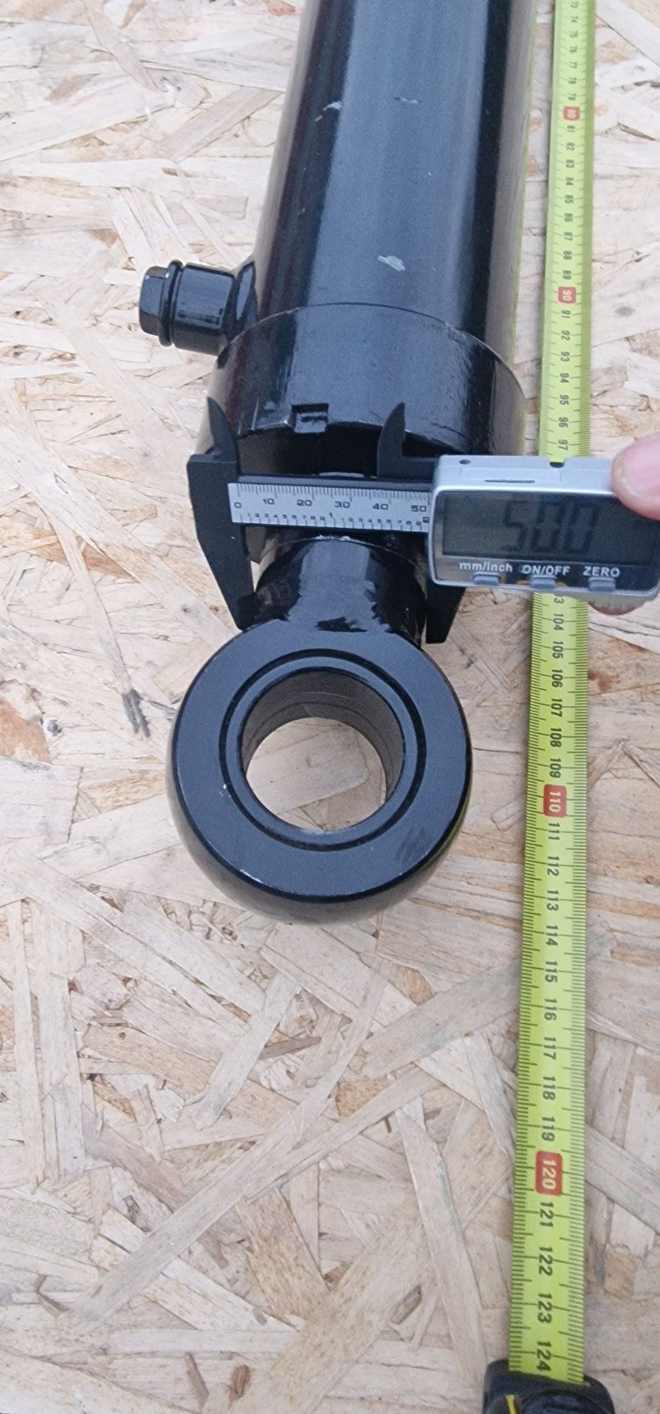 Cilindru hidraulic lungime 1100 mm ( 1 m și 10 cm ) tija grosime 50 mm