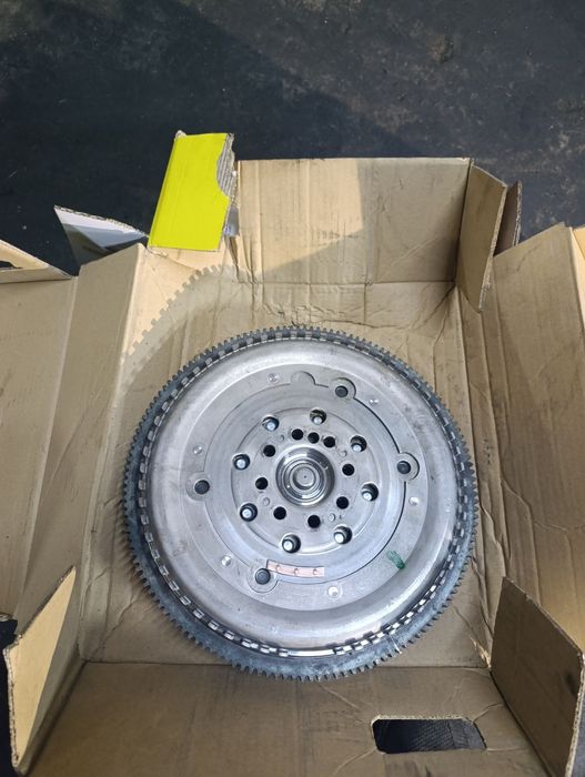 Демпферен маховик за  Mercedes  Vito  2.2 дизел