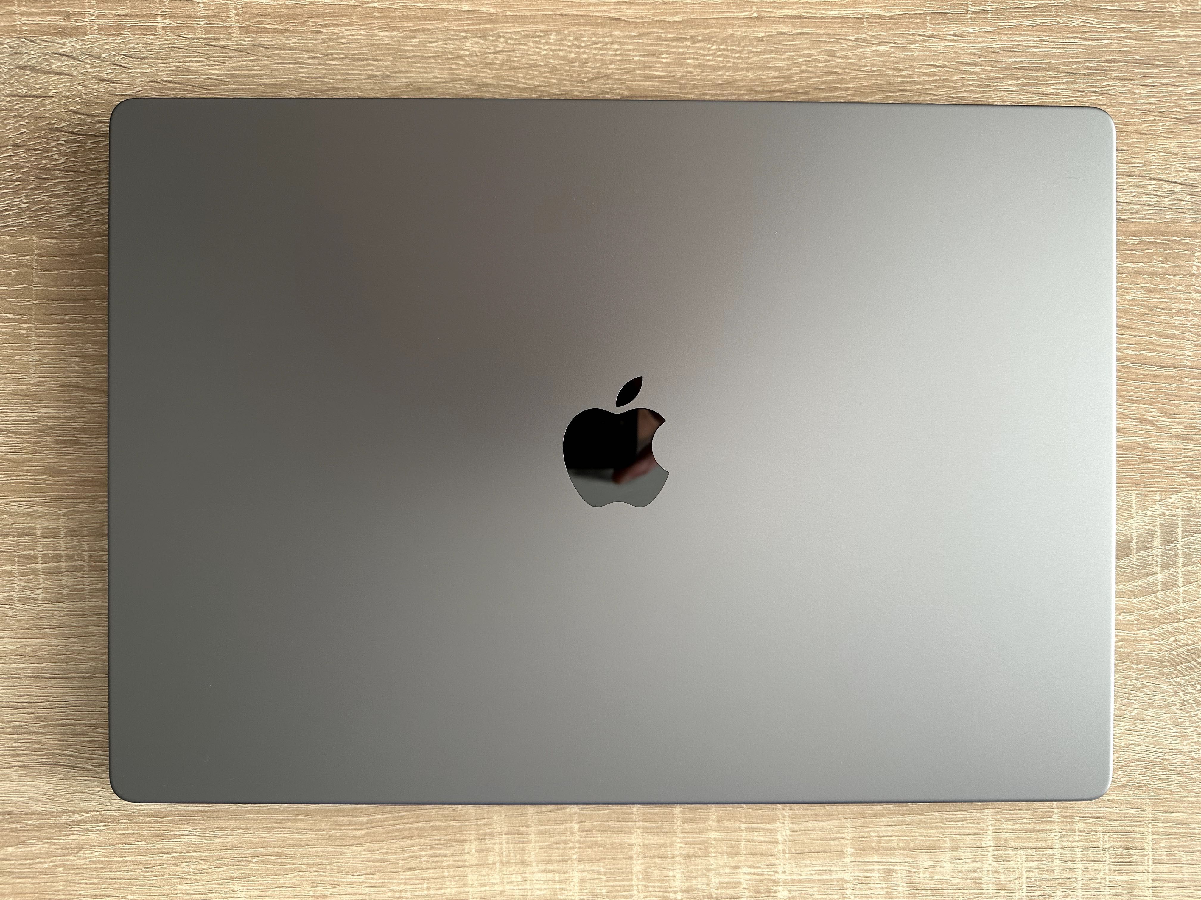 MacBook Pro 16 M1 Pro 10 Cpu, 16 Gpu 16 Gb 1Tb Ssd +Magic