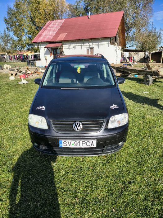 Vând Touran 1.9 TDi