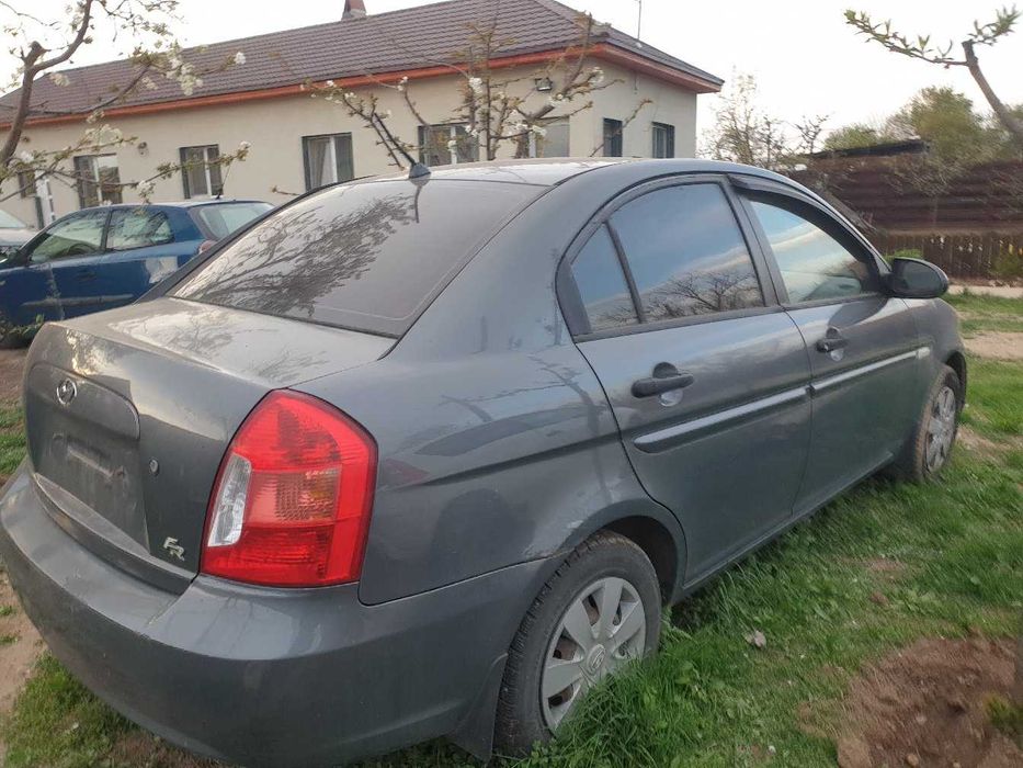 Far Stop Capota Aripa Oglinda Usa Trager Piese Hyundai Accent 2007 1.4
