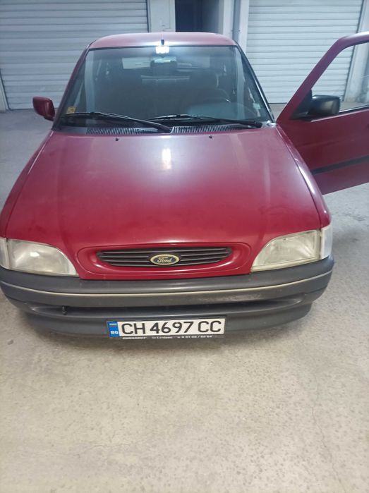 Форд бензин за годините си е в много добро състояние видимо