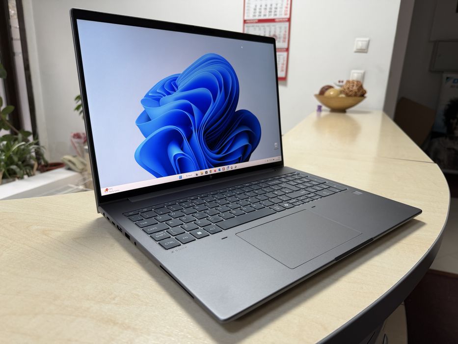 Workstation HP ZBook Power 16 G11 Ryzen 7 8845HS / RTX2000 8GB / 32GB