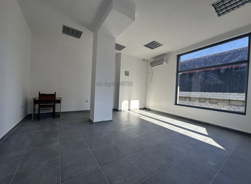 Дава се под наем Магазин в с. Ясенково, Област Шумен - 40 кв.м за 255 € - Снимка #1