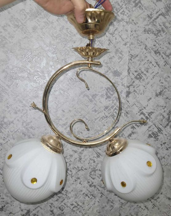 Продам люстры в хорошем состояний