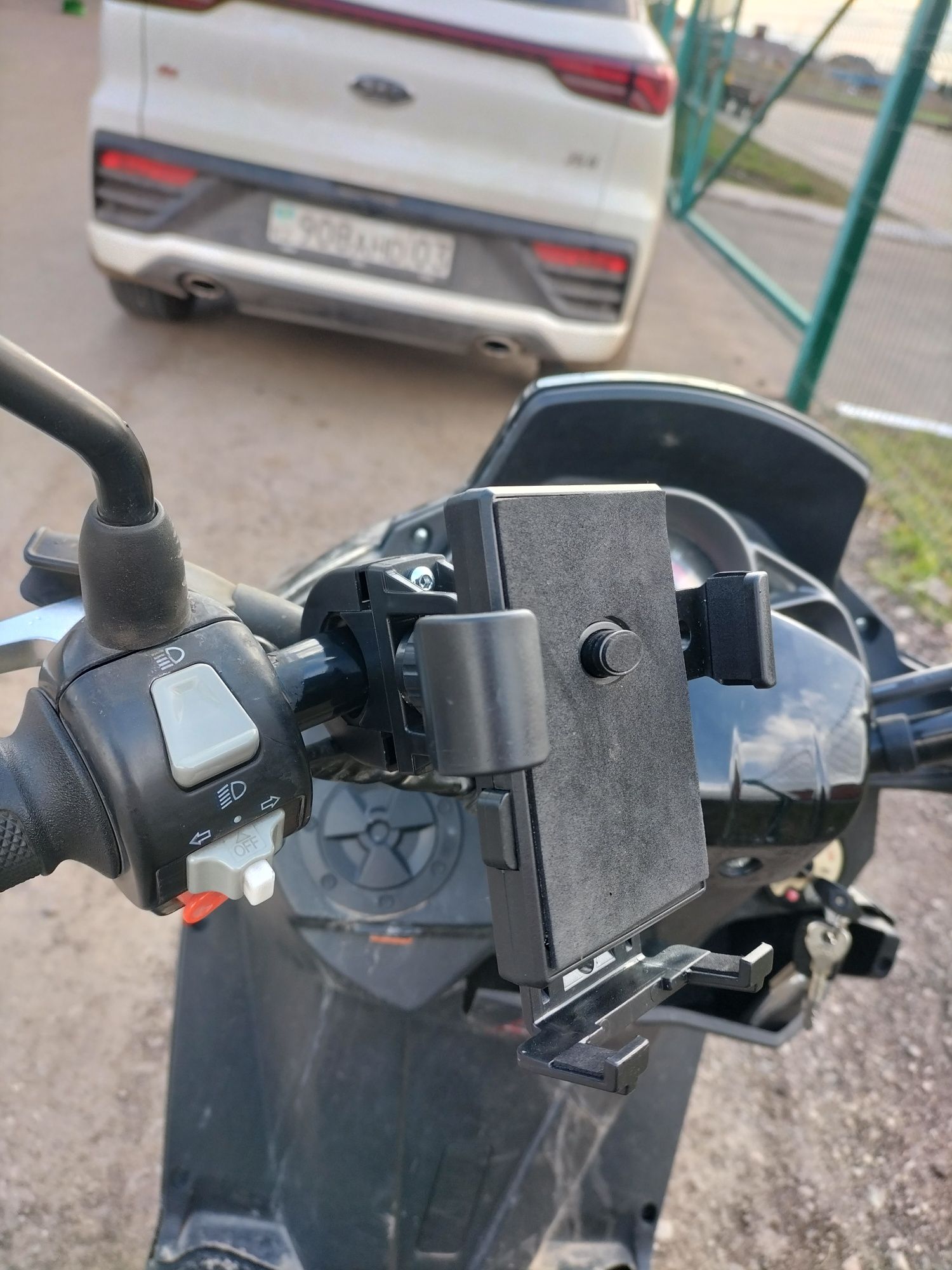 Мопед 180куб. Bennali Saber-200 Maxi galaxy