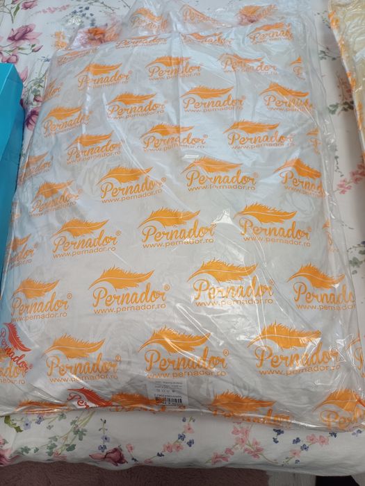Perne din pene de gașca Pernador dimensiuni  50 cm × 70 cm