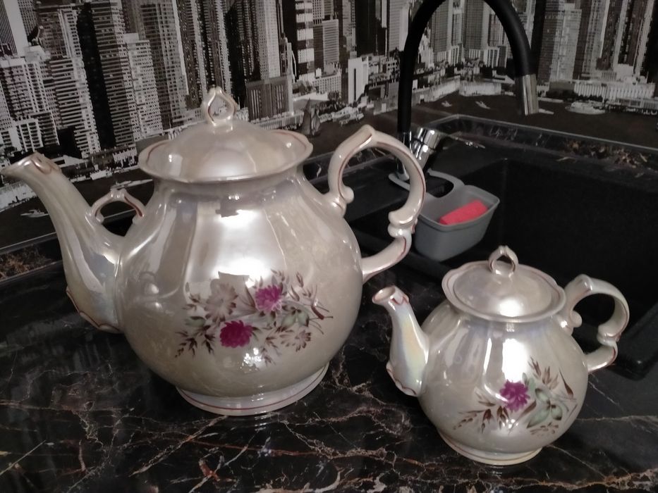 Чайный набор из двух чайников