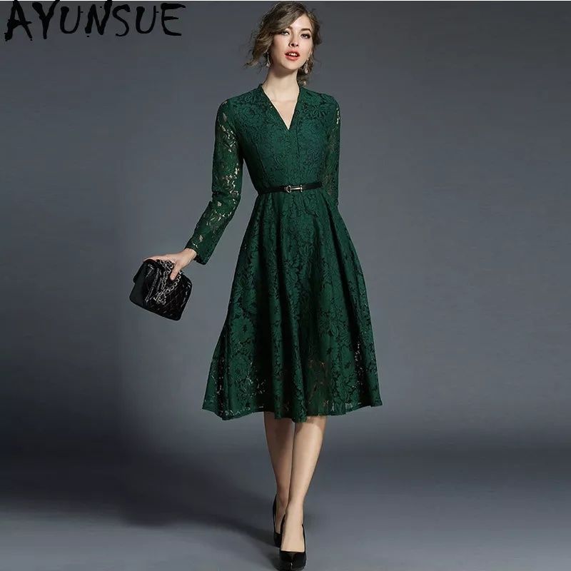 Vand rochie dantela verde de ocazie