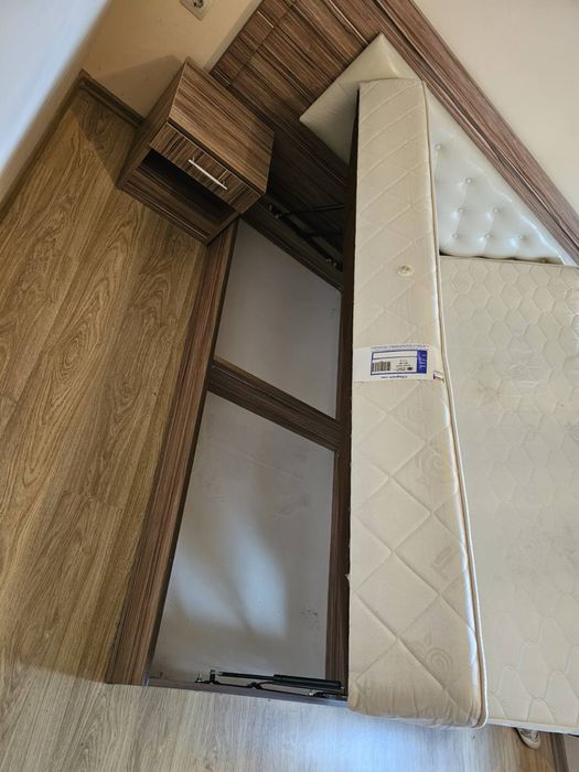 Двойно легло със 2 матрака