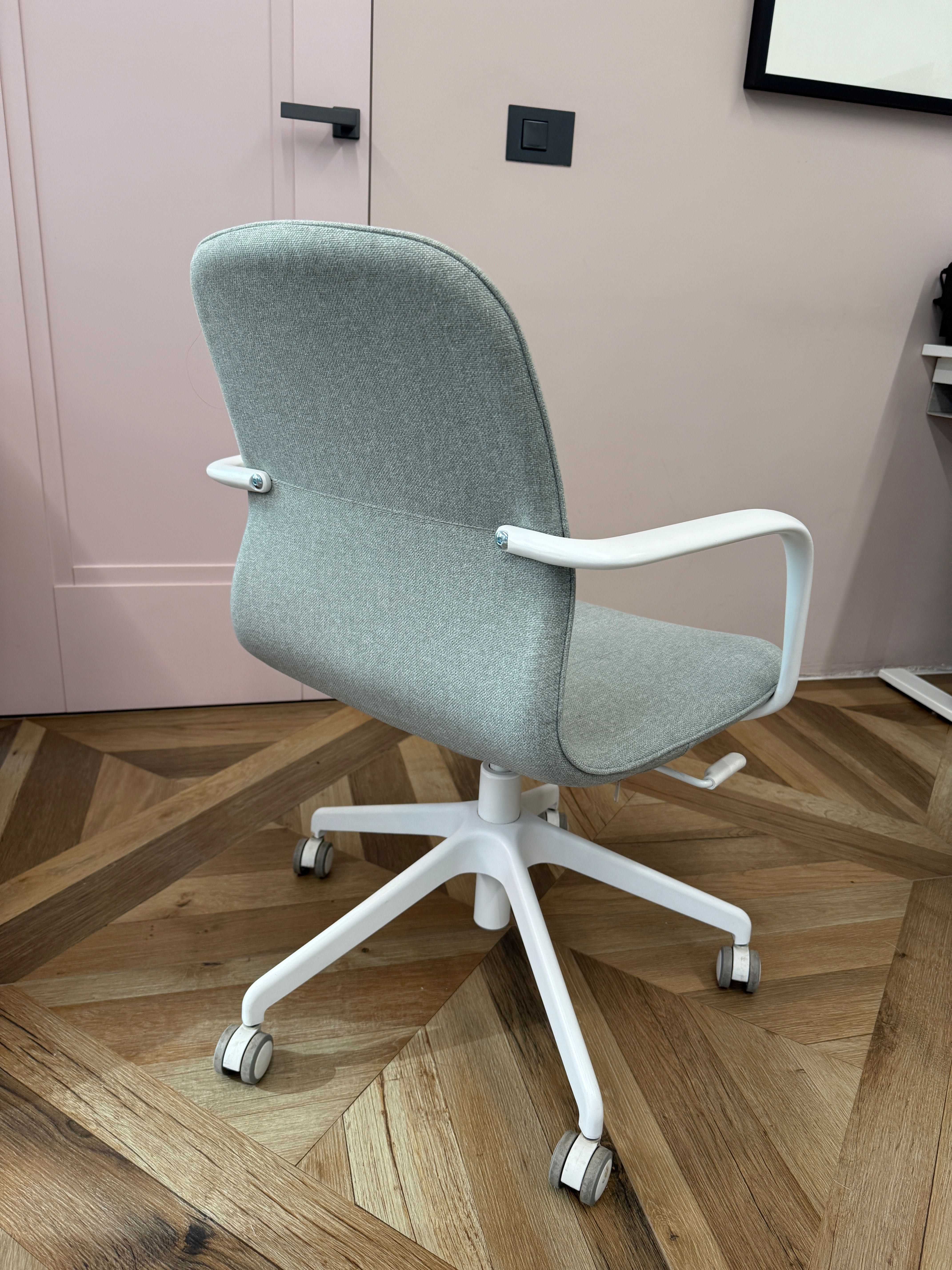 Регулируеми офис столове Ikea LANGFJALL - 6 бр.