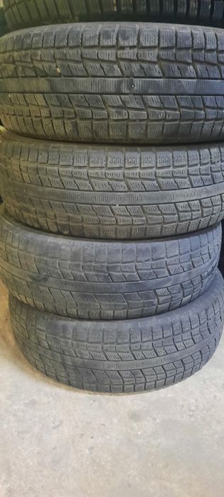 Комплект зимних шин б/у 225/65/R17