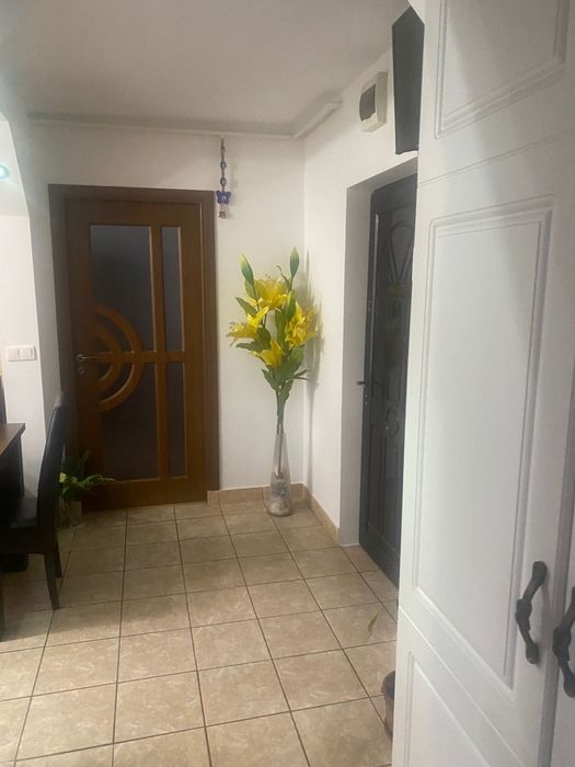 P.F. Vând apartament cu 2 camere separate