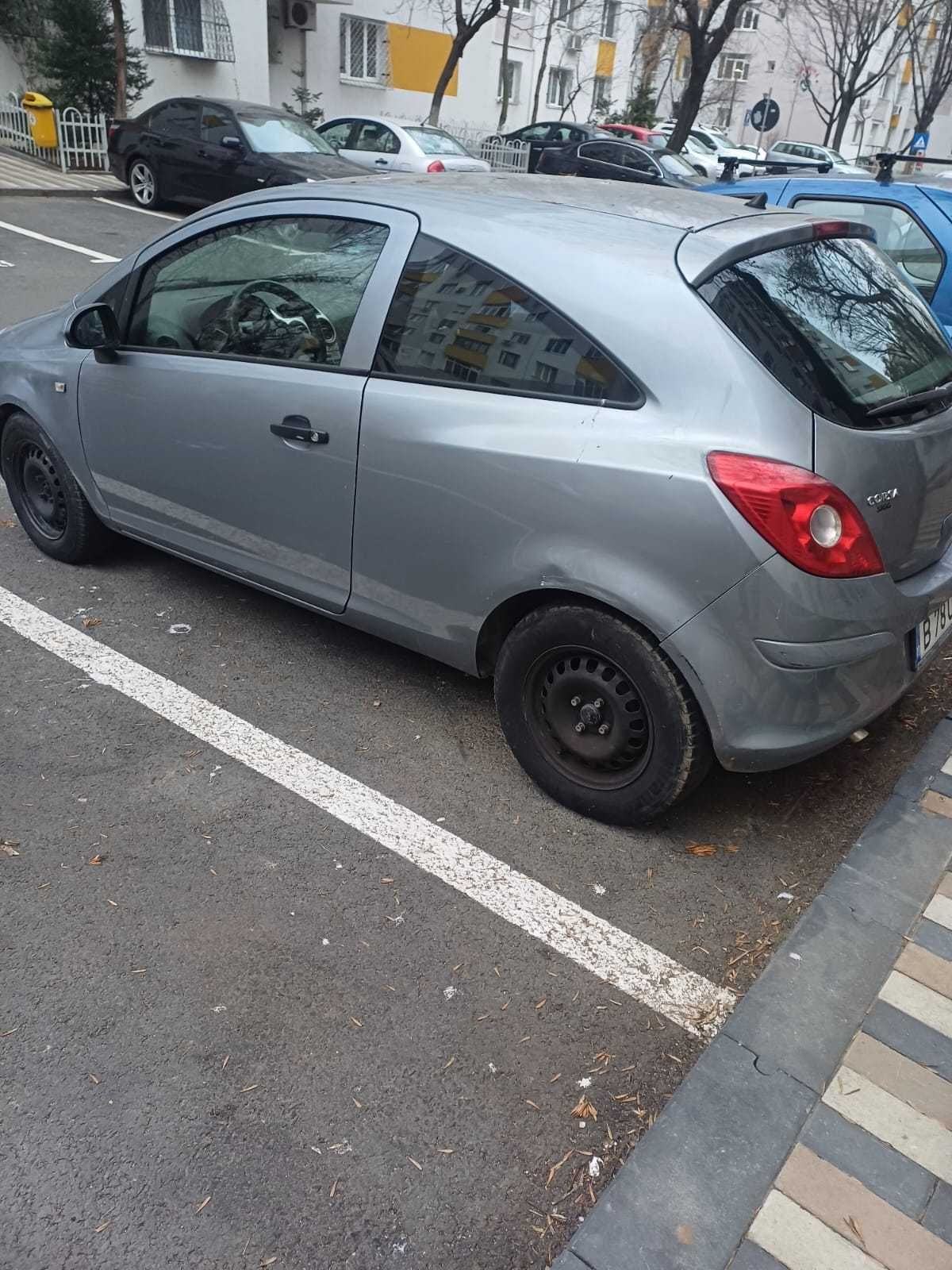 Vând Opel CORSA 1 l benzina an 2010