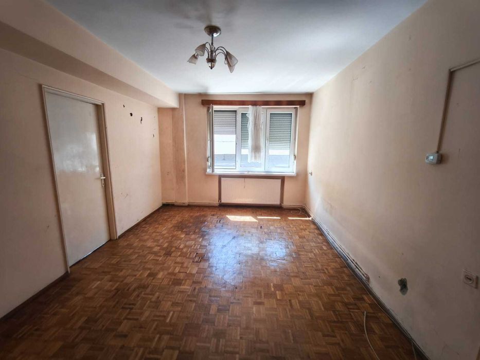 Vand apartament 2 camere ultracentral in zona Patria